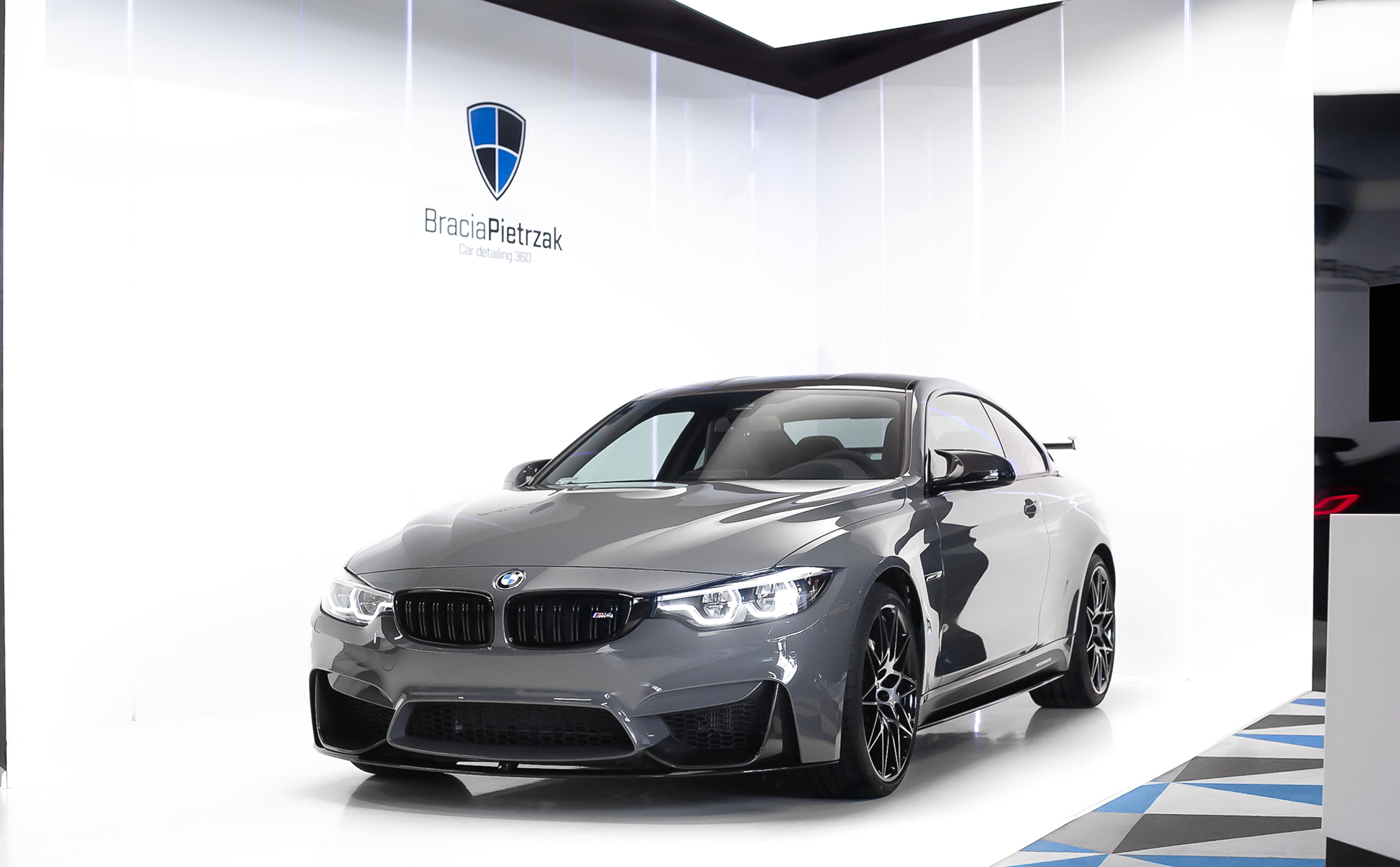 BMW M4 PERFORMANCE EDITION