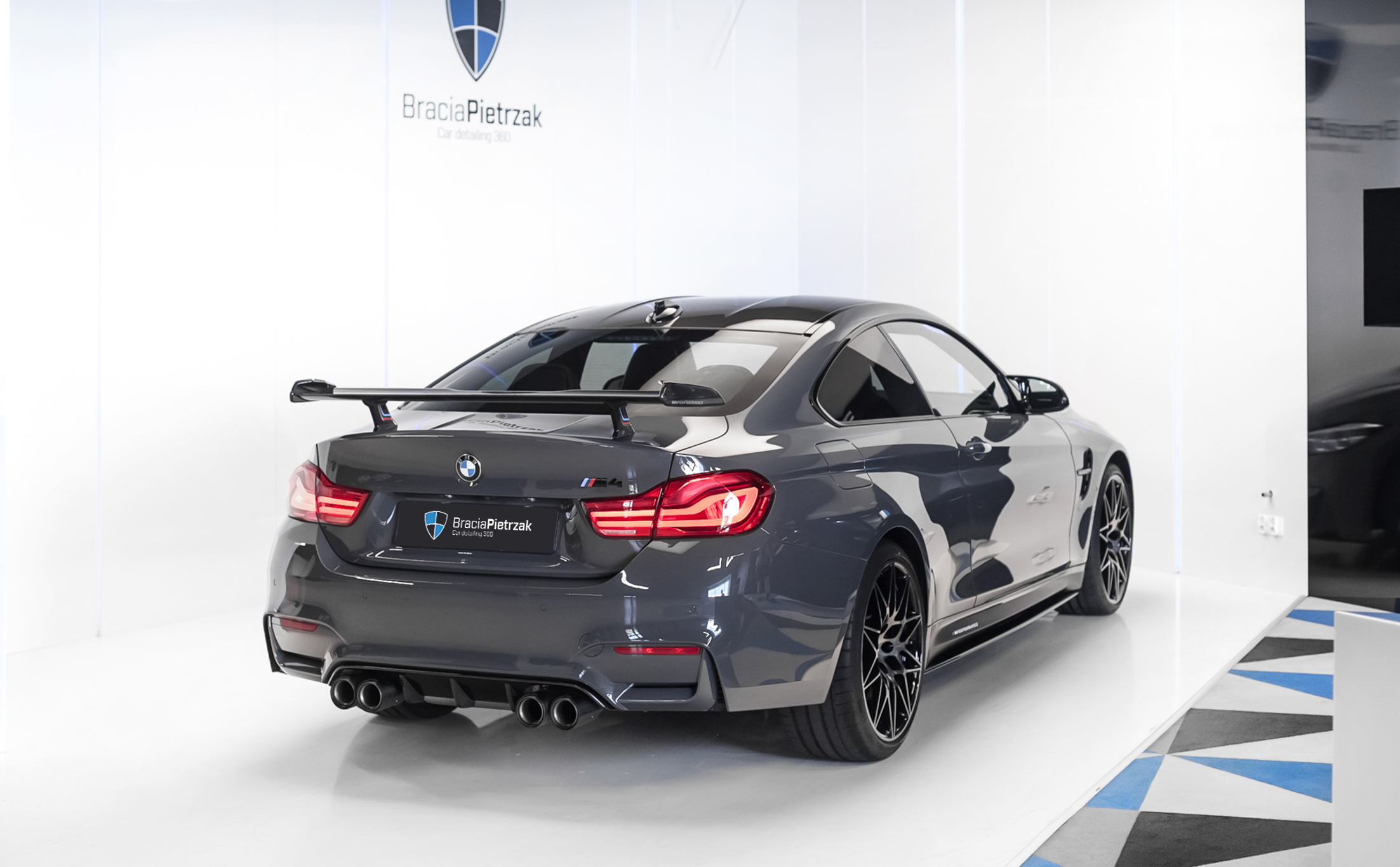 BMW M4 PERFORMANCE EDITION